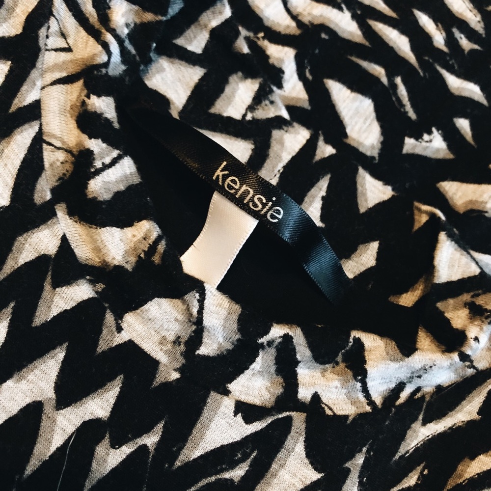Patterned Short Dress - Picture 2 of 3
